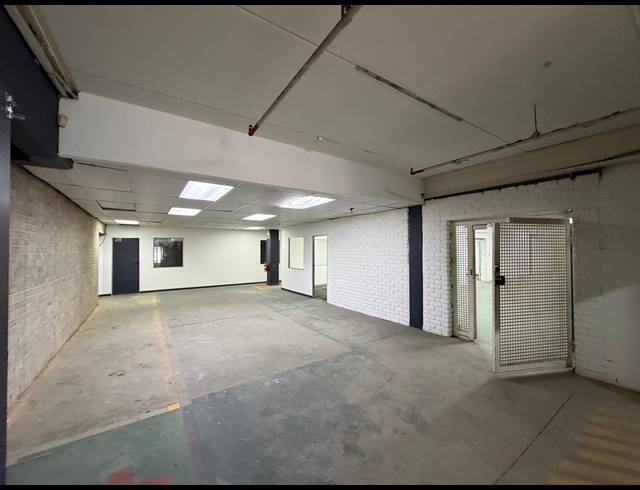 676M² WAREHOUSE TO LET IN VORNA VALLEY